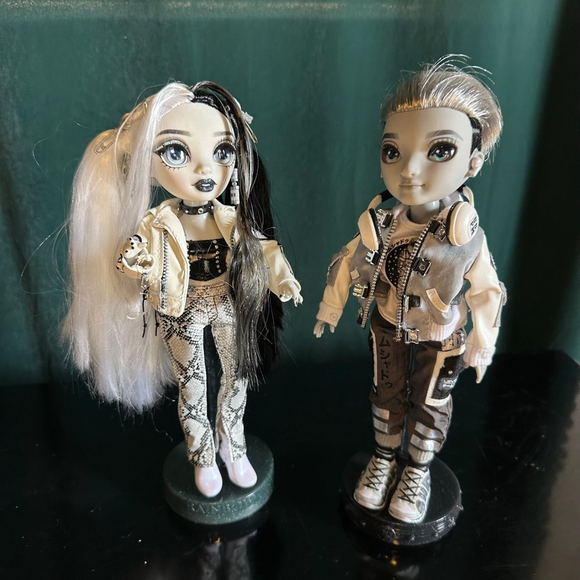Shadow High Doll Lot 2-Pack Monochrome Fashion Dolls MGA Rainbow High set